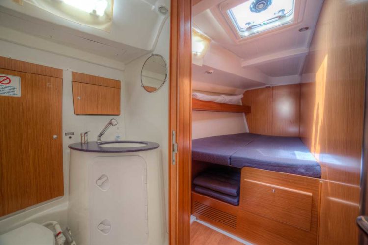 Bénéteau Cyclades 50.5 - bagno di poppa a tribordo