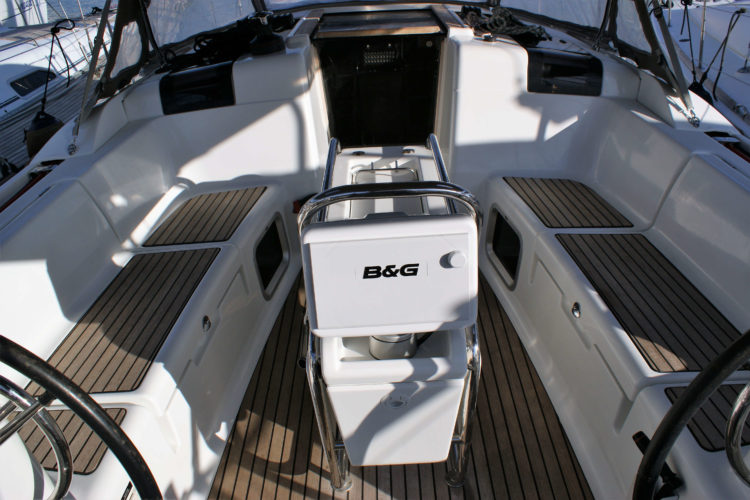 Jeanneau Sun Odyssey 409 - ingresso sottocoperta