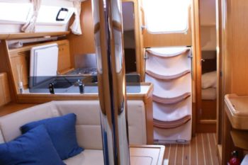 Jeanneau Sun Odyssey 36i - dinette