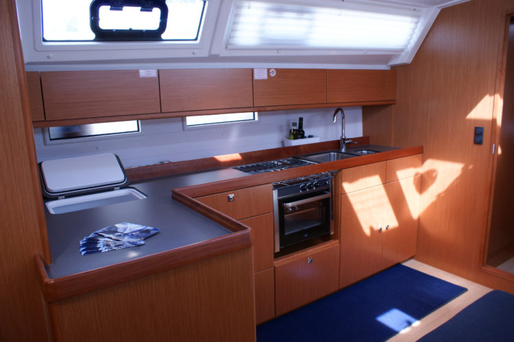 Bavaria 46 Cruiser - cucina